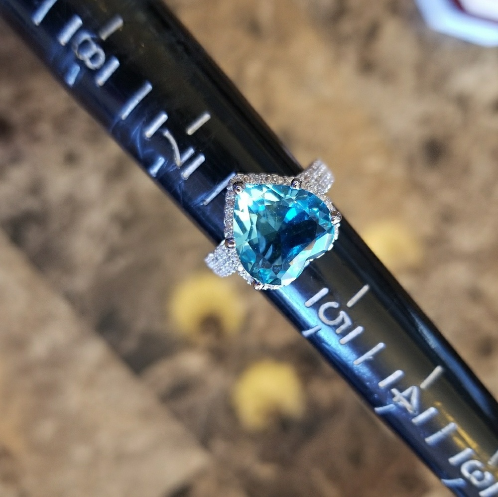 Genuine 7ct Blue Topaz Heart Ring Size 8, 6, 6 - Picture 6 of 6